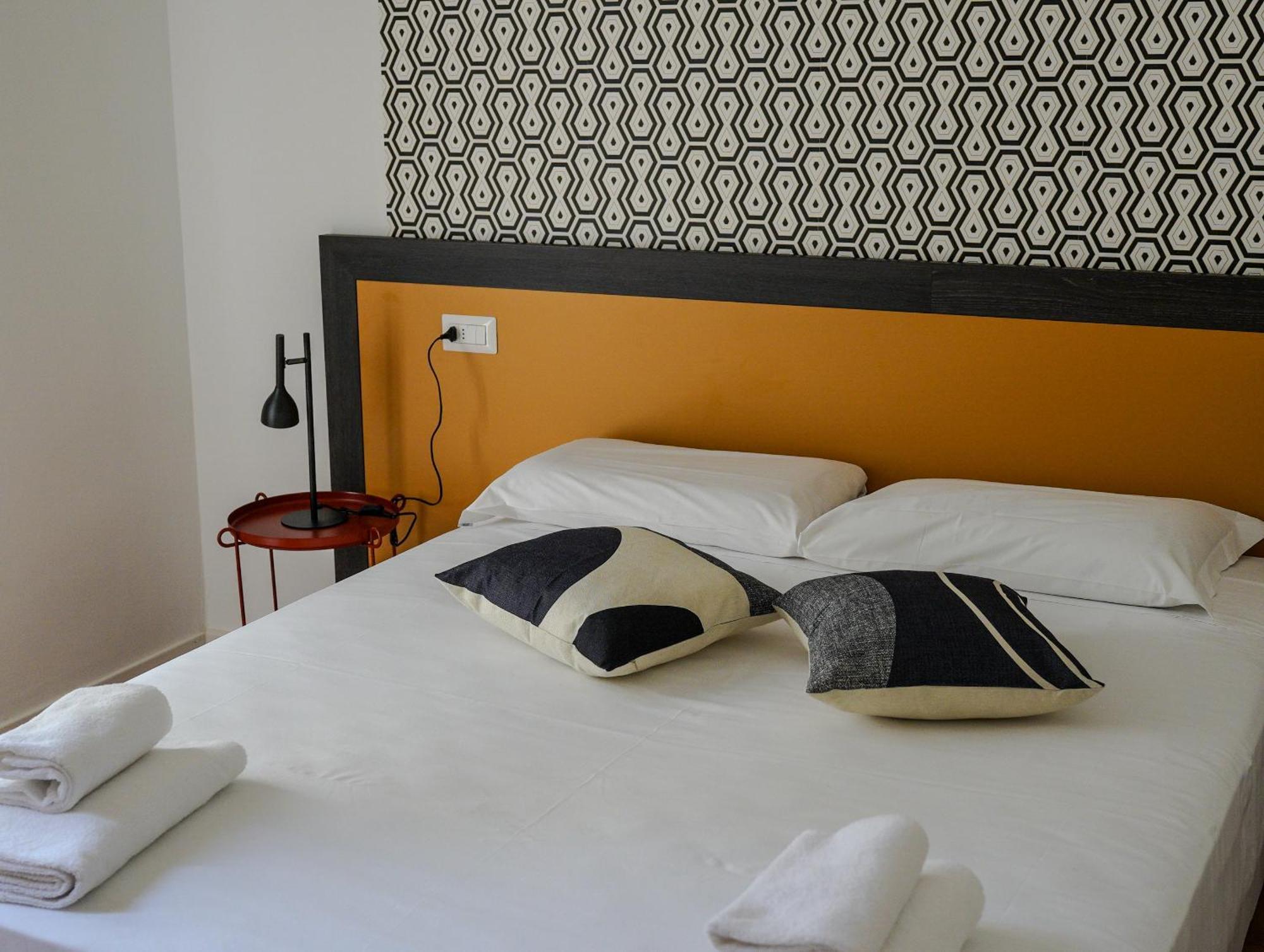 Feel - Mille Suites Bergamo Exteriör bild