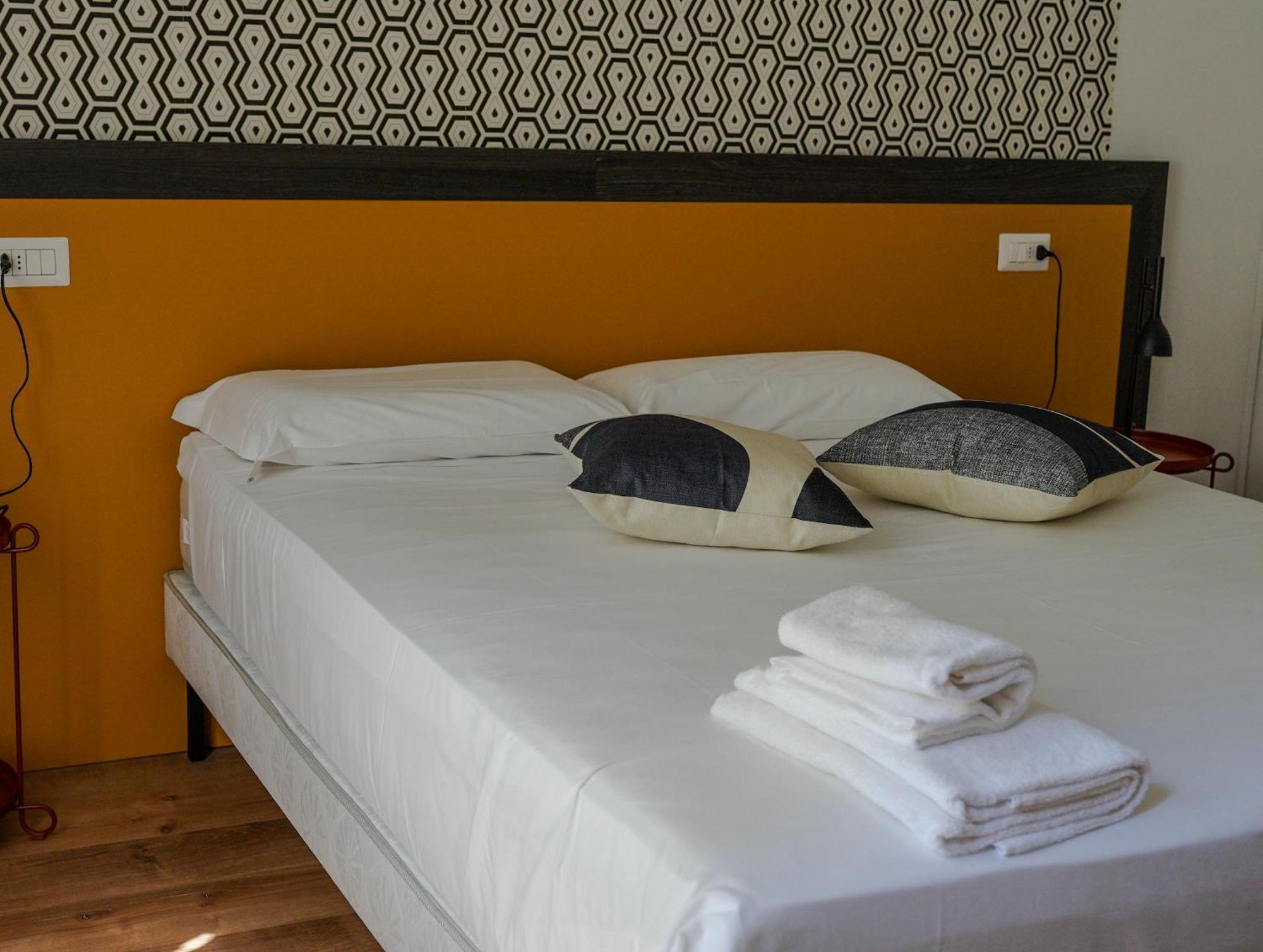 Feel - Mille Suites Bergamo Exteriör bild