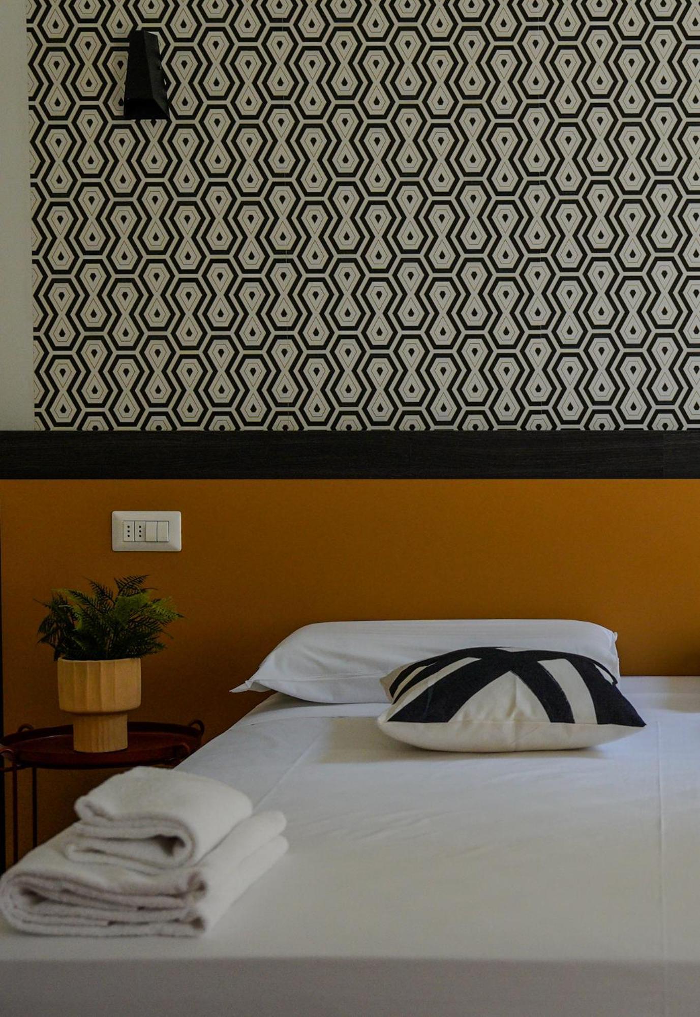 Feel - Mille Suites Bergamo Exteriör bild
